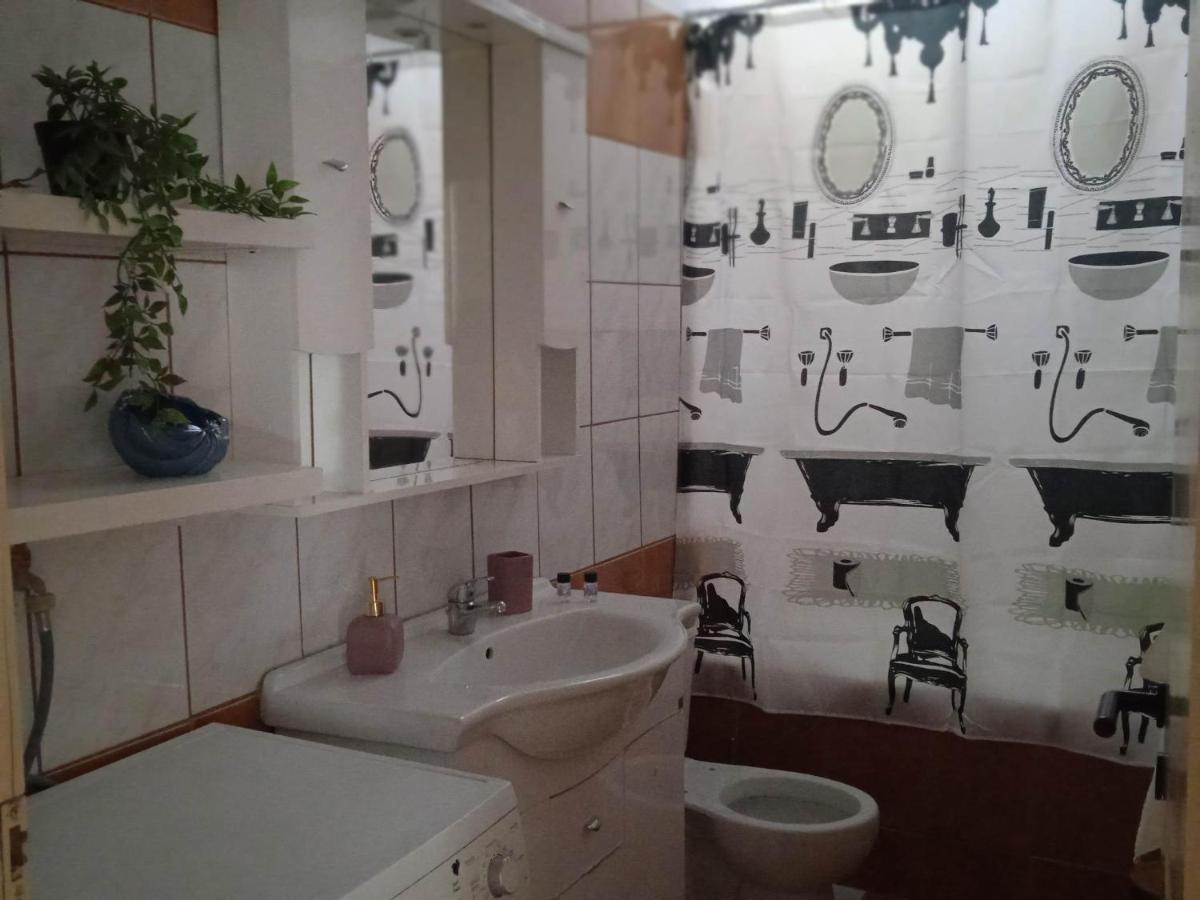 Popi'S Apartment Goníai Zewnętrze zdjęcie